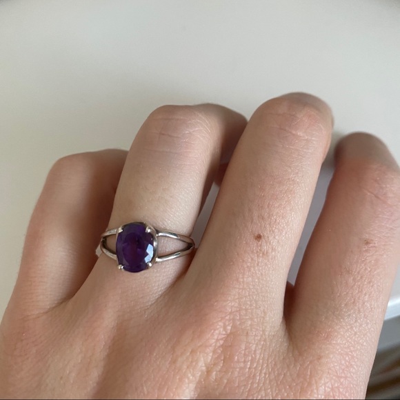 Jewelry - Amethyst sterling silver ring